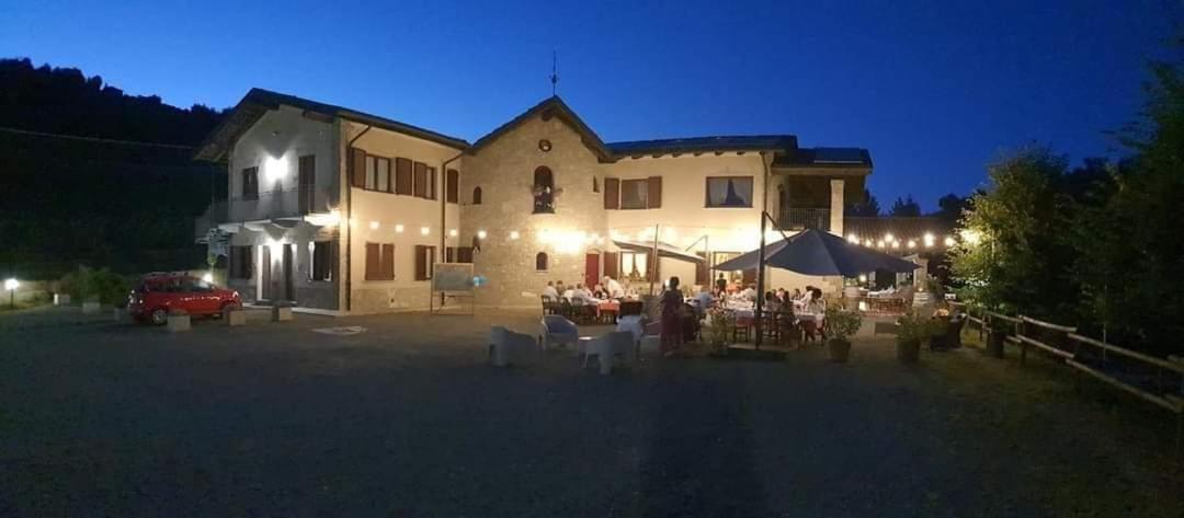 Agriturismo Cascina L'Arche Santo Stefano Belbo Exterior photo