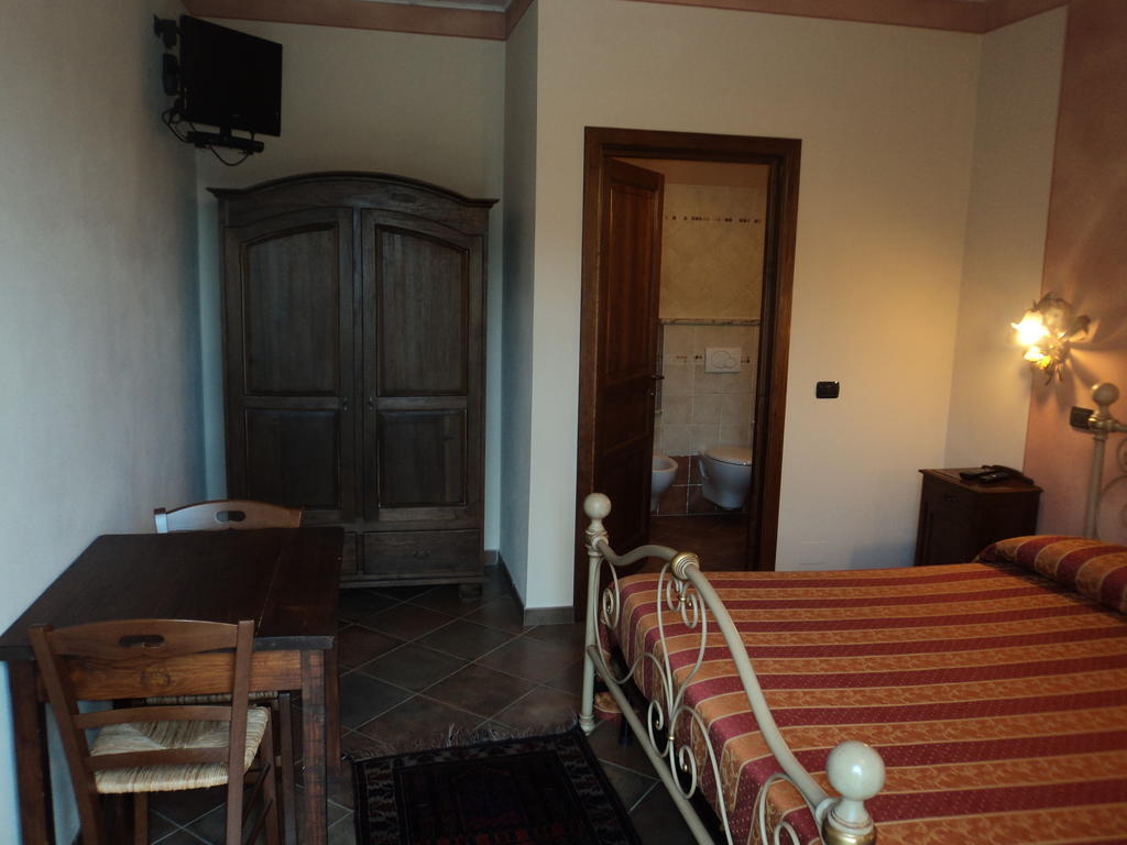 Agriturismo Cascina L'Arche Santo Stefano Belbo Room photo
